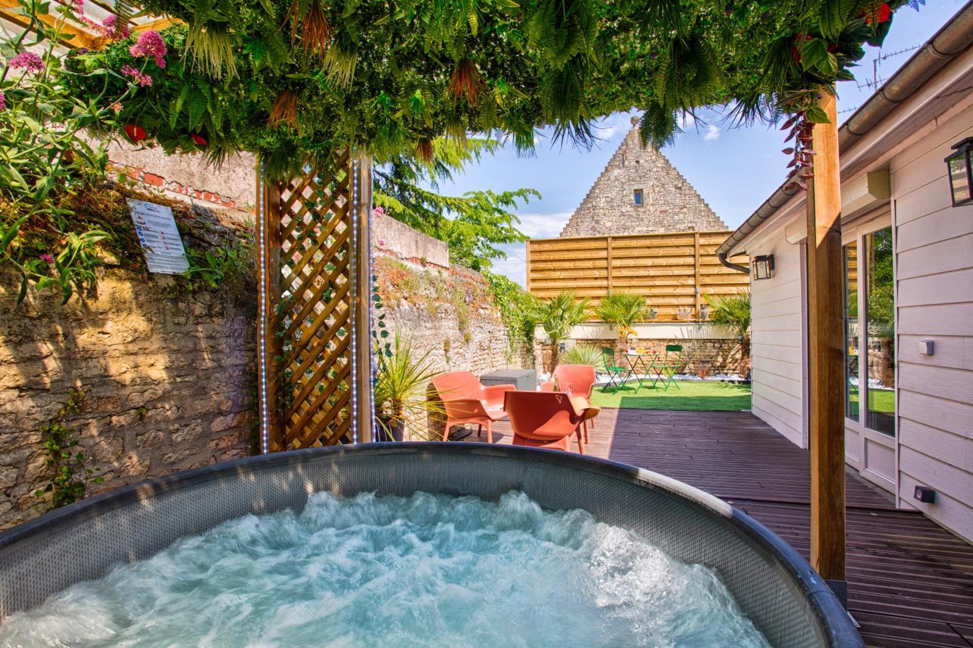 Appartement privé avec jacuzzi au coeur de Caen Exterior foto