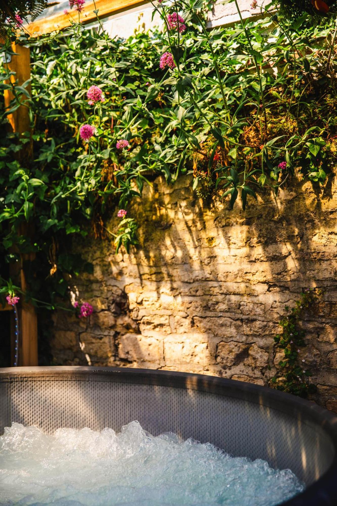 Appartement privé avec jacuzzi au coeur de Caen Exterior foto